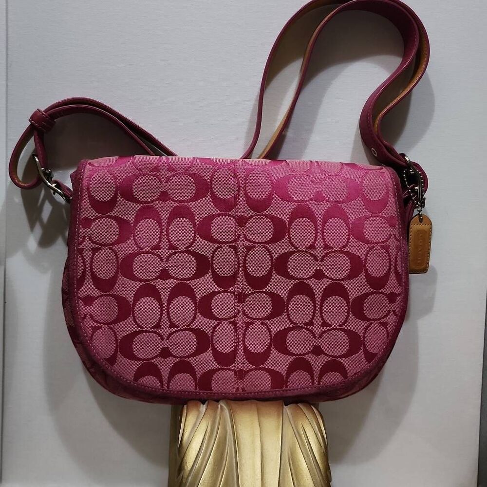 Coach Signature Messenger Crossbody - Shoulder Bag in a vibrant pink Y2K Era